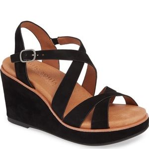 Gentle souls by Kenneth Cole platforms